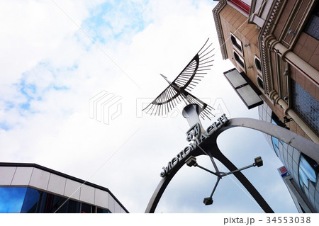 横浜元町のフェニックスアーチ 34553038