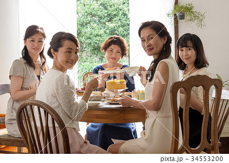 マダム - お茶会 34553200