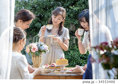 マダム - お茶会 34553400