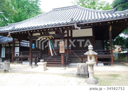 秦楽寺の本堂 34562752