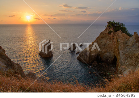 【静岡県西伊豆】黄金崎の夕陽 34564595