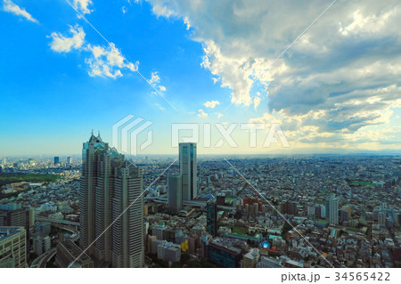 新宿パークタワーと東京オペラシティ 34565422