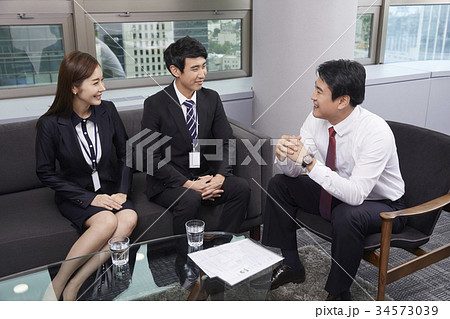 会話 対話 ビジネスマン 34573039