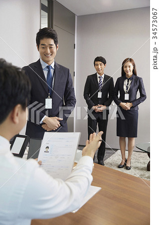 ビジネスマン ビジネスウーマン 新入社員 34573067