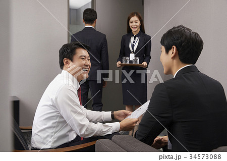 笑顔 微笑 微笑み 34573088