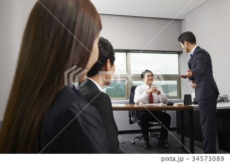 ビジネス ビジネスマン オフィス 34573089
