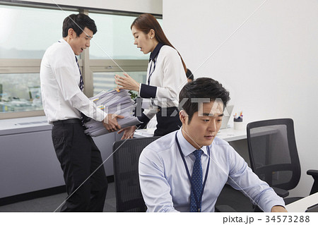 男 男性 男の子 34573288