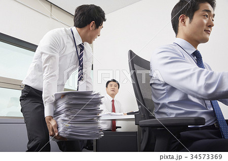 男 男性 男の子 34573369