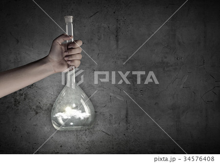 Flask and the objects in it 34576408