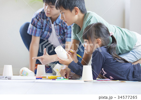 小学生　工作　真剣 34577265