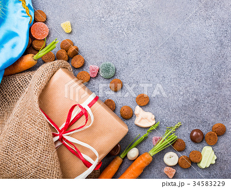 Dutch holiday Sinterklaas background 34583229
