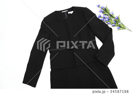 喪服　礼服　お葬式イメージ　法事イメージ　横 34587198