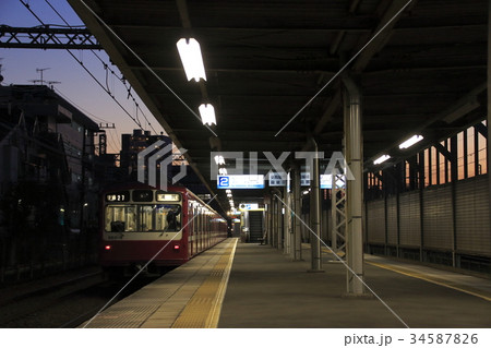 夕暮れの京浜急行800形 34587826
