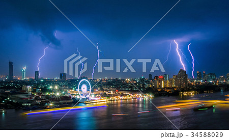 Thunder storm lightning strikeã ®å†™çœŸç´ æ   [34588029] - PIXTA