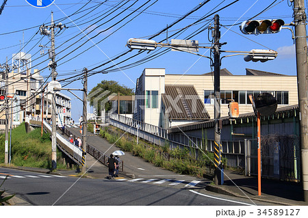 川崎市麻生区 百合ヶ丘駅北側を津久井道から見る 34589127