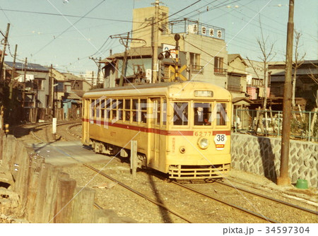 江東区大島四丁目付近を行く都電38系統 34597304