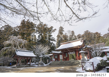 塩竈さまの名で親しまれる「鹽竈神社」眺望のよい松島湾に面した塩釜神社の雪景色志波彦神社 34598257