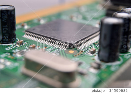 close up of electronic components on pcb board close up of electronic components on pcb board 34599682