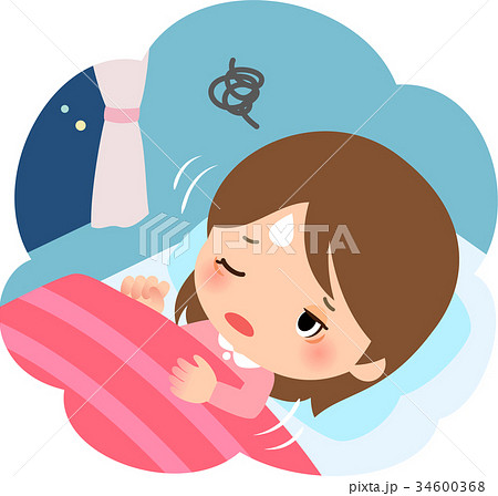 寝苦しそうに寝返りを打つ女性 34600368