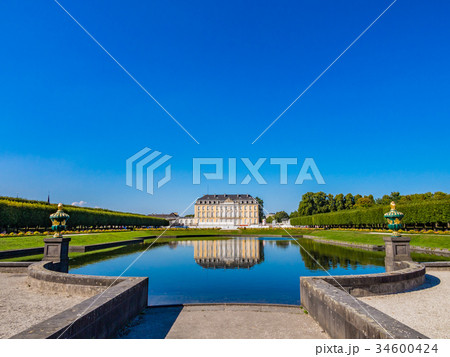 世界遺産　ドイツ　ブリュールのアウグストゥスブルク城と別邸ファルケンルスト 34600424