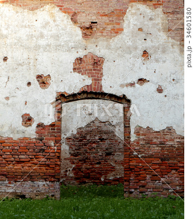 Old brick cracked wall Old brick cracked wall 34601580