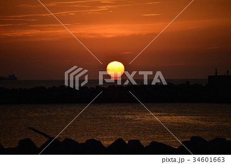 久礼湾の朝日 久礼湾の朝日 34601663