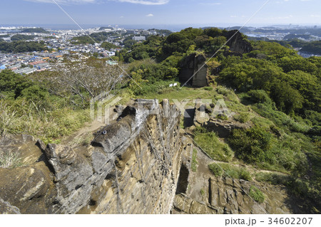 横須賀市鷹取山公園、親不知の岩場と眺望 34602207