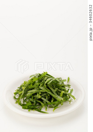 大葉(しその葉)の千切り 大葉(しその葉)の千切り 34602632