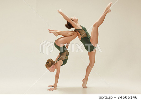 The two modern ballet dancers The two modern ballet dancers 34606146