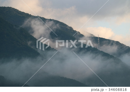 山と雲と朝焼け 34608818