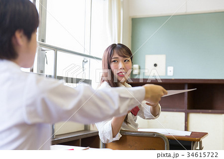 学校 プリント 用紙 紙 学生 34615722
