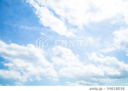 雲 空 青い空 白い雲 秋の空 晩夏の空 背景用素材 クラウド 青空 合成用背景 雲 空 青い空 白い雲 秋の空 晩夏の空 背景用素材 クラウド 青空 合成用背景 34618036