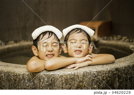 若者の創造力を刺激する、写真素材の極み 温泉・お風呂の魅力が溢れるZ