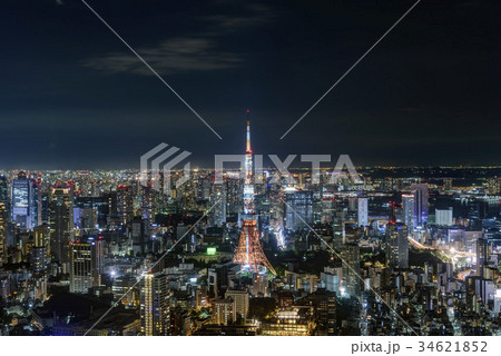 東京都心の都市風景と東京タワーの夜景 34621852