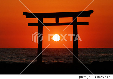 大洗海岸の朝日　十月上旬　茨城県大洗町 34625737