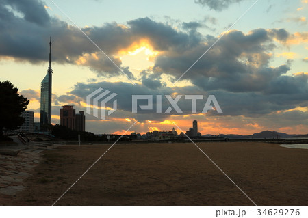 とあるタワー付近の夕暮れ 34629276