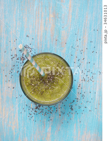 green smoothies with chia seeds 34631013