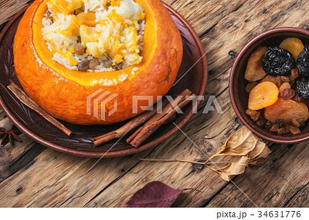 Vegetarian porridge with pumpkin Vegetarian porridge with pumpkin 34631776
