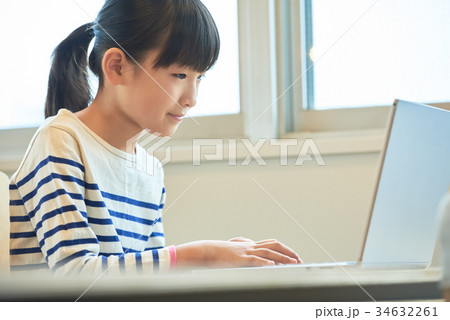小学生 授業イメージ パソコン 34632261