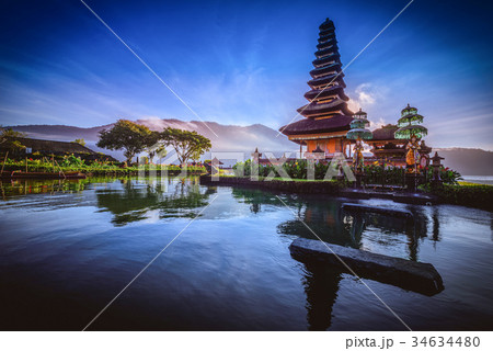 Pura Ulun Danu Bratan, Hindu temple on Bratan lake 34634480