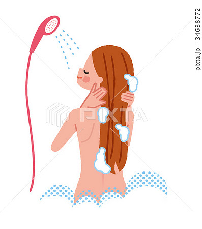 髪を洗い流す女性 髪を洗い流す女性 34638772