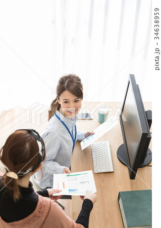 ビジネスウーマン　カジュアル 34638959