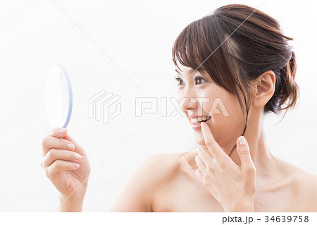 ビューティー 女性 スキンケア ビューティ 若い女性 美容  ビューティー 女性 スキンケア ビューティ 若い女性 美容  34639758