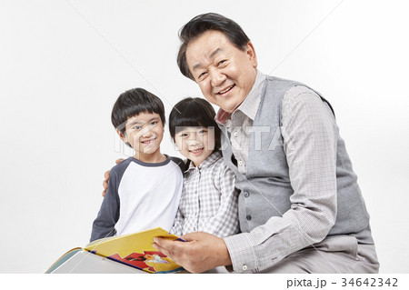 家族 ファミリー 読書 34642342