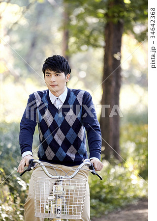公園 自転車 壮年 34642368