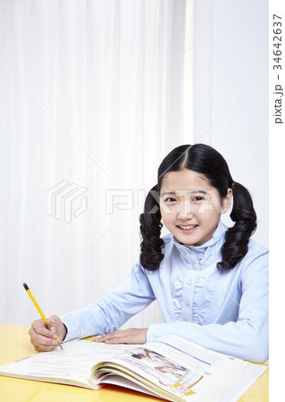 二つ結び ツインテール 勉強 34642637