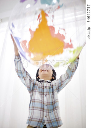 頭持ち上げる 顔をあげる グローバル 34642757