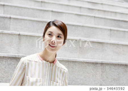階段 女性 女 34643592