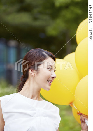 黄色 イエロー にぎる 34643598