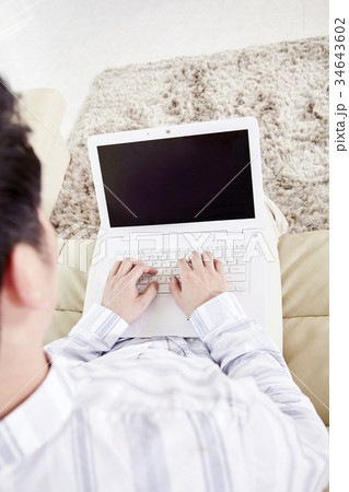 リビングルーム ノートパソコン ノートブック 34643602